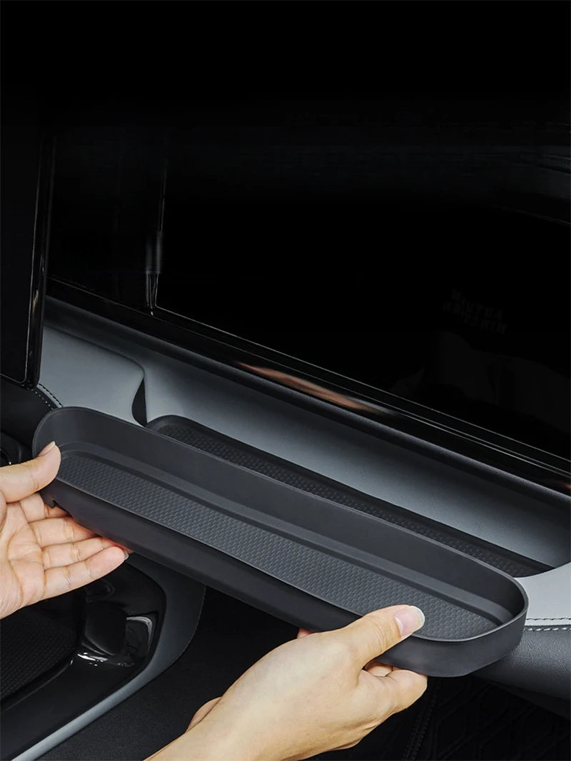 BYD Leopard 5 Passenger Storage Box – 2023-2024 Silicone Organizer Pad