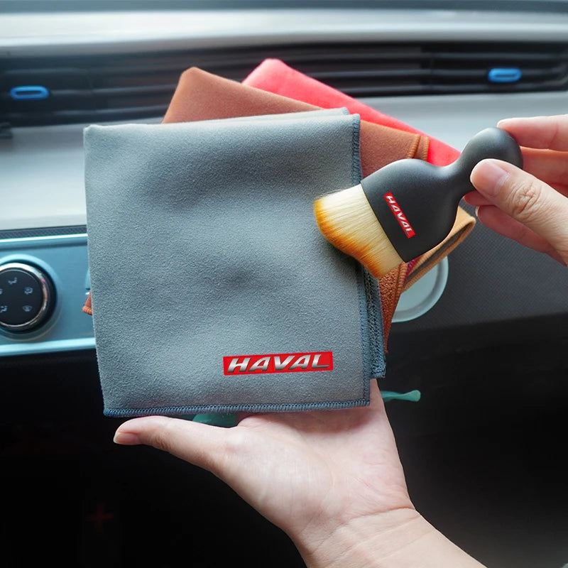 Haval H5 Car Cleaning Brush – Microfiber Dust Towel