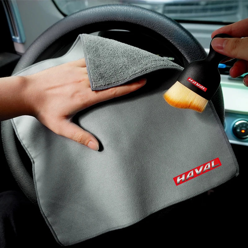 Haval H5 Car Cleaning Brush – Microfiber Dust Towel