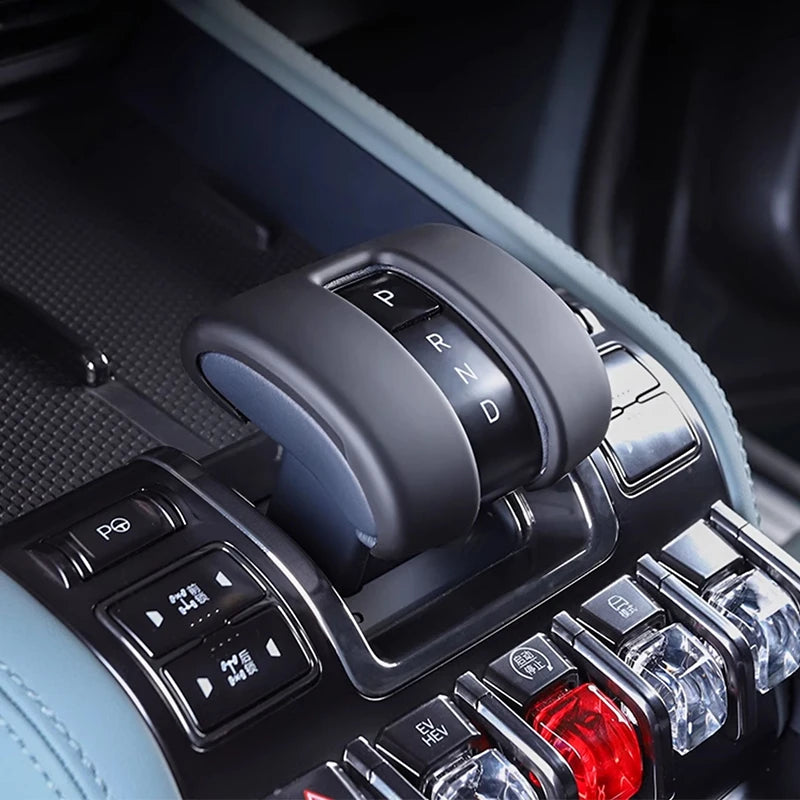 BYD Leopard 5 Gear Shift Trim – 2024-2025 Carbon Fiber Cover